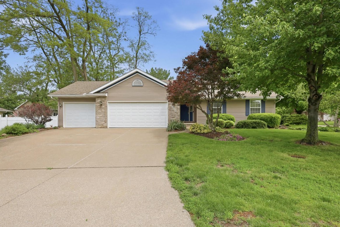 504 E 12th Avenue, Coal Valley, IL