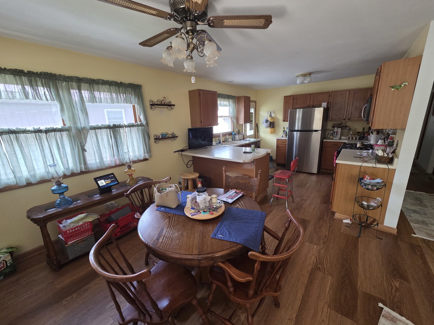 15 Ridgeland Avenue, Fox Lake, IL