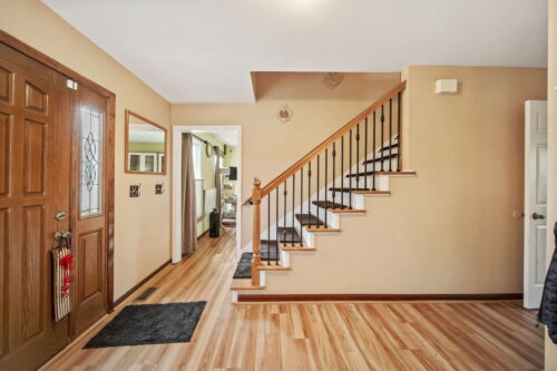6806 Prairieview Avenue, Woodridge, IL