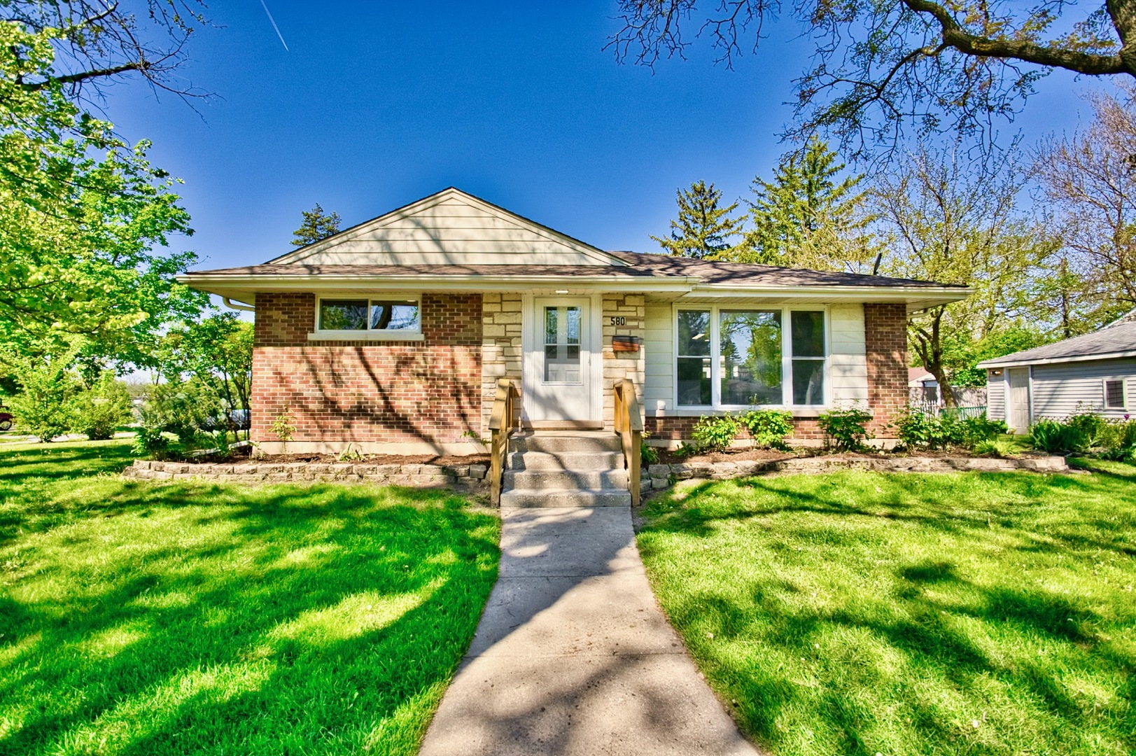 580 S Chase Avenue, Lombard, IL