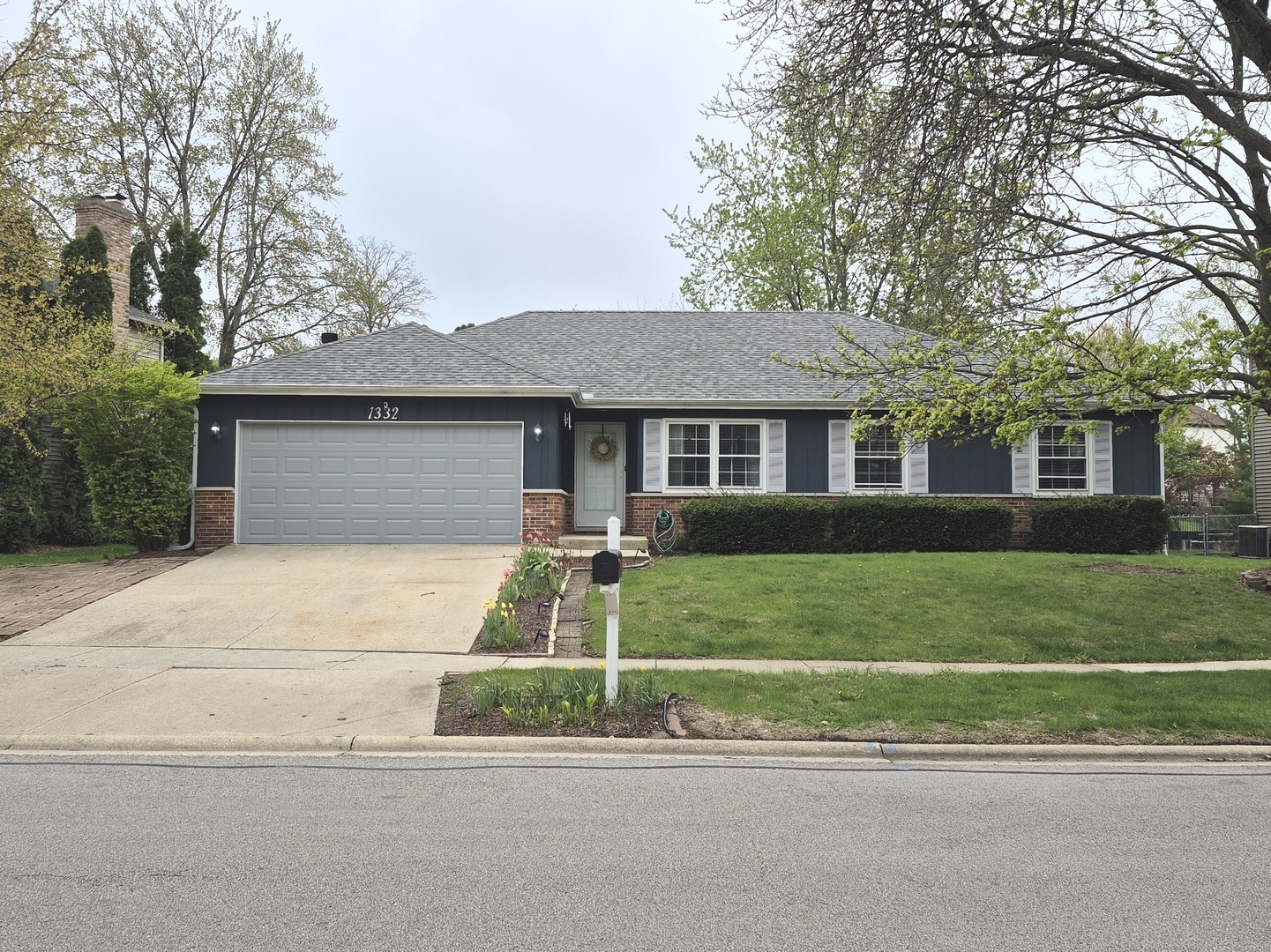 1332 E Bailey Road, Naperville, IL