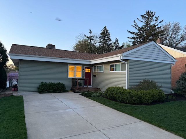 136 Green Valley Drive, Lombard, IL