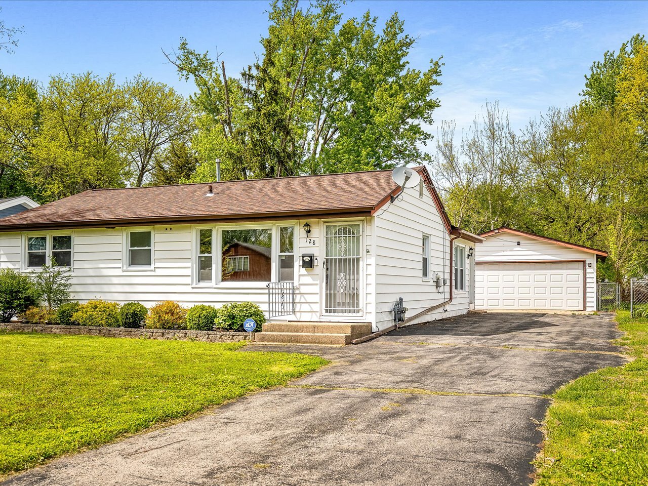 128 Wilson Avenue, Machesney Park, IL
