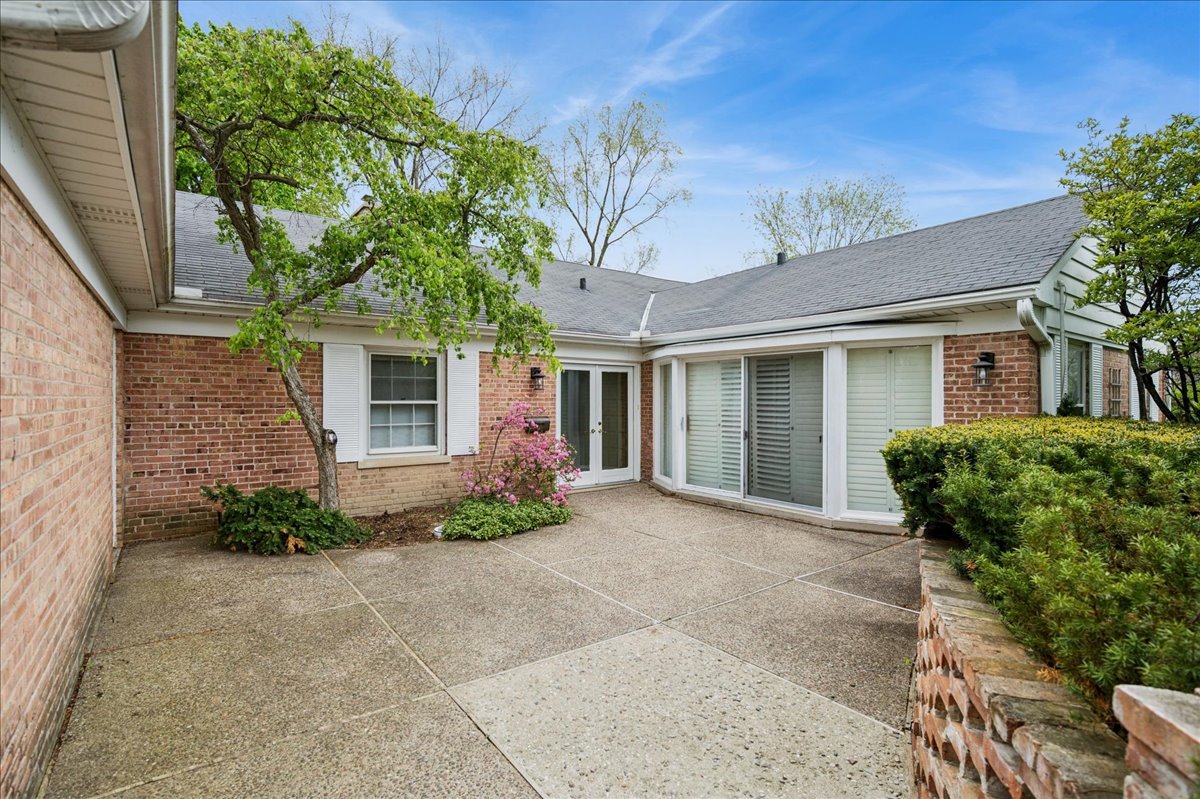 1114 Old Elm Lane, Glencoe, IL