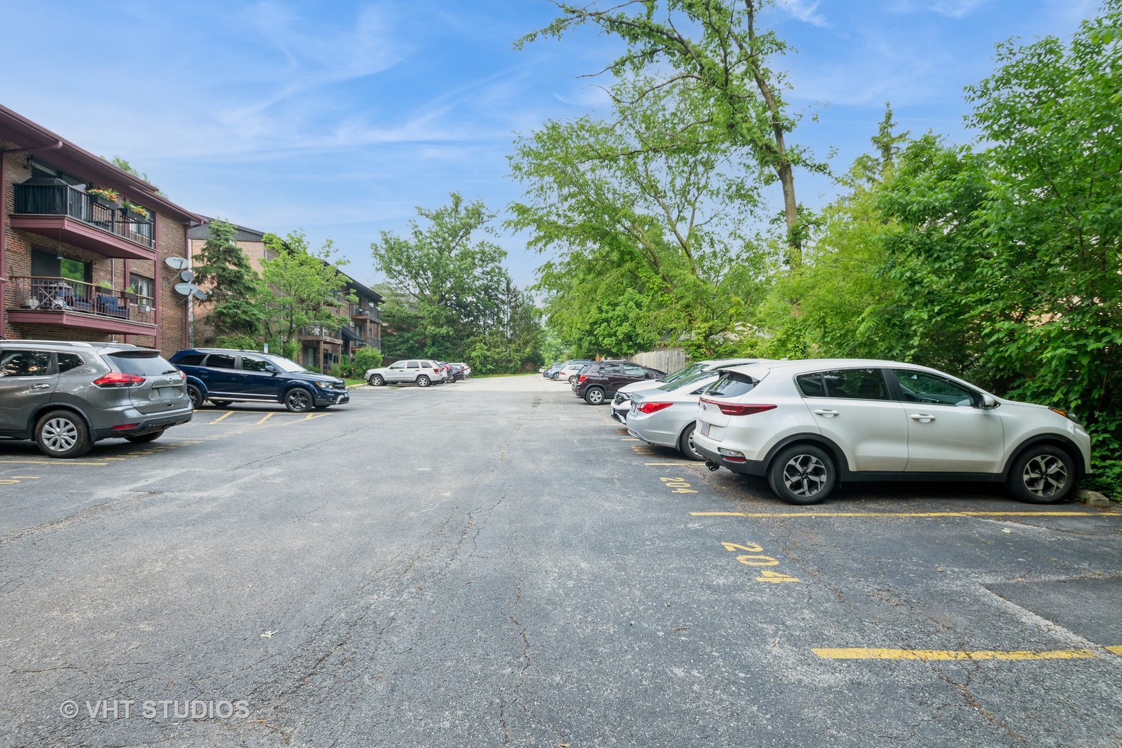 8473 Archer Avenue #204, Willow Springs, IL
