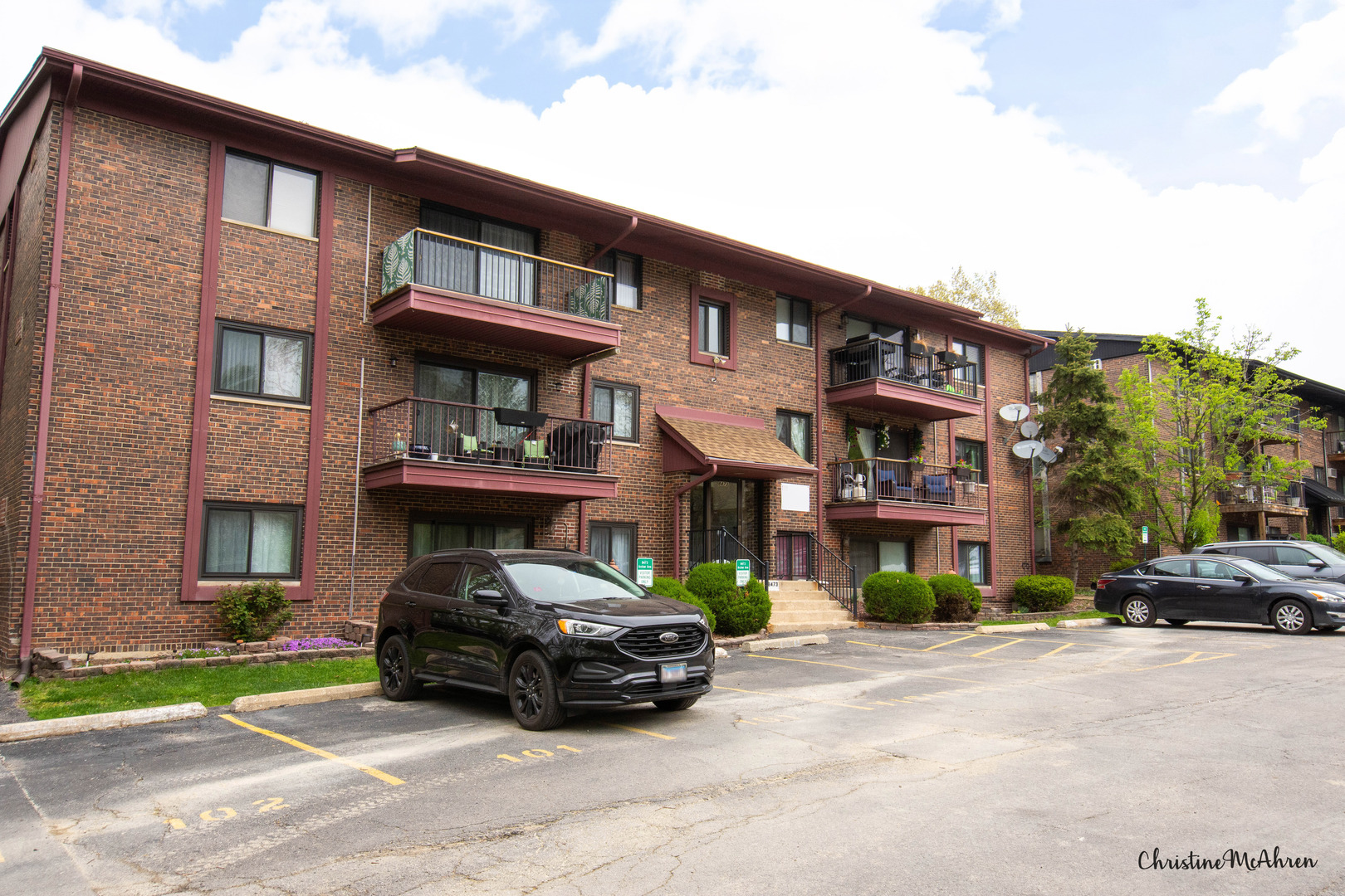 8473 Archer Avenue #204, Willow Springs, IL