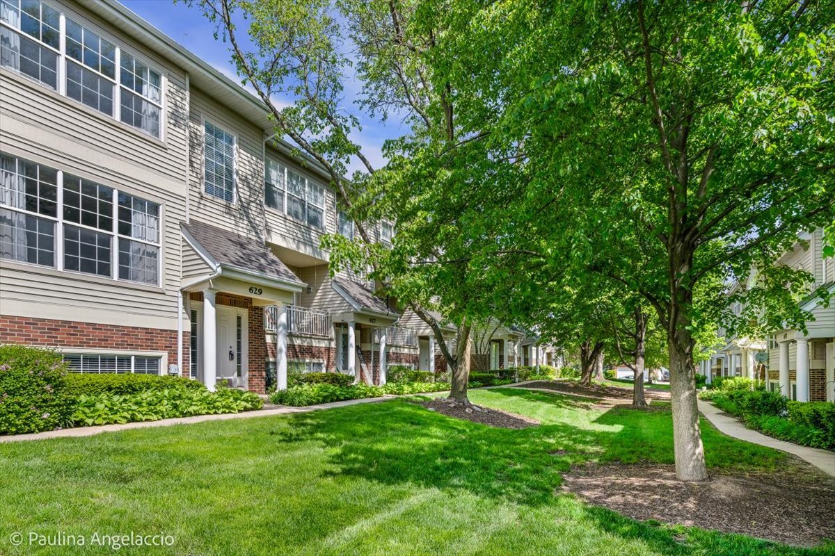 629 Pheasant Trail, St. Charles, IL
