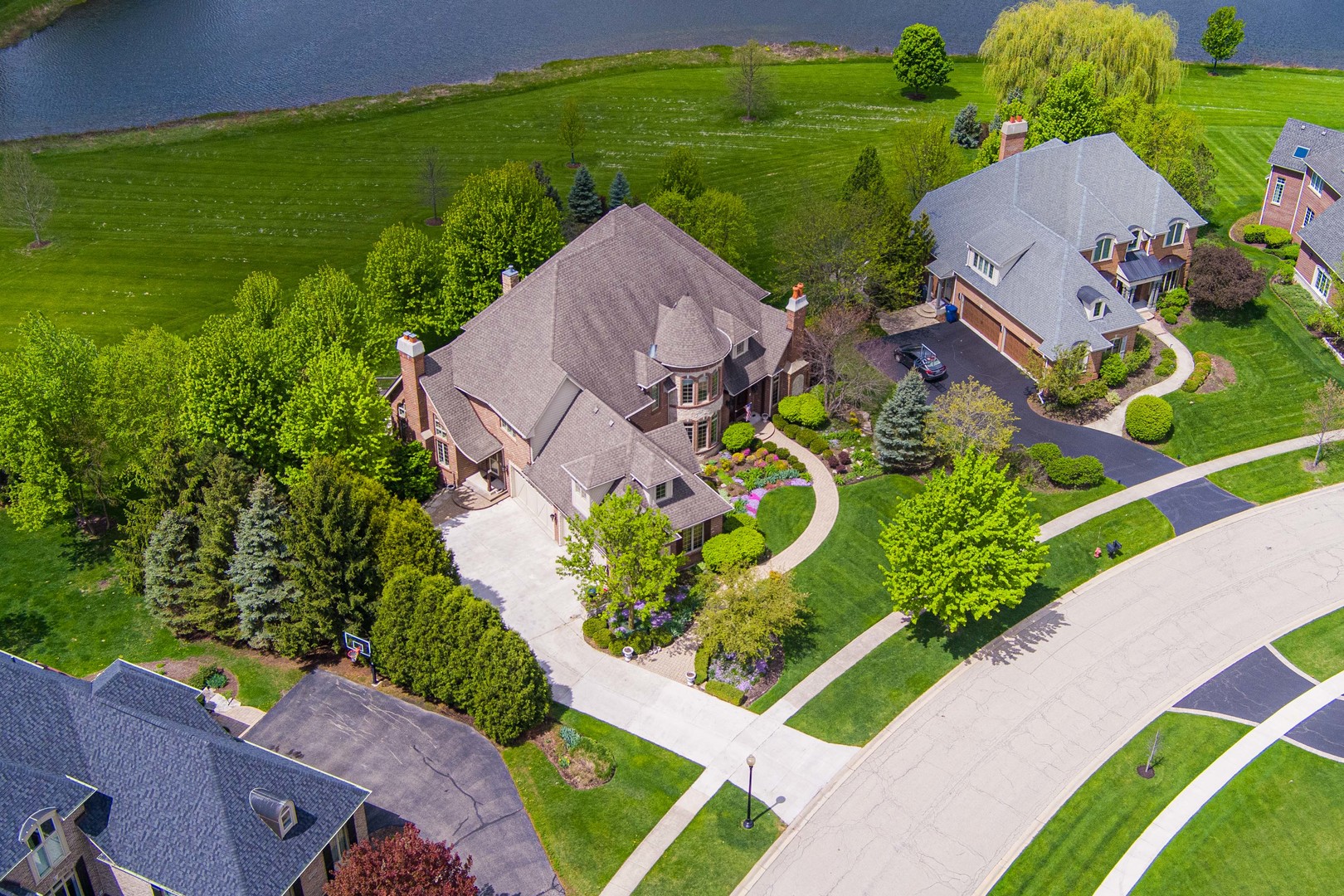 39W835 Goldenrod Drive, St. Charles, IL