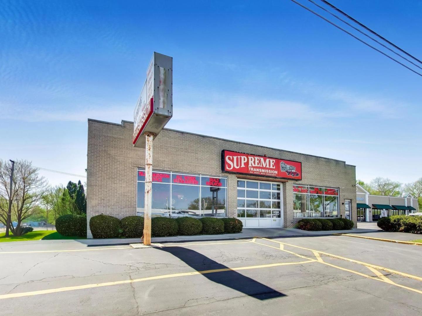 18W325 Roosevelt Road, Oakbrook Terrace, IL