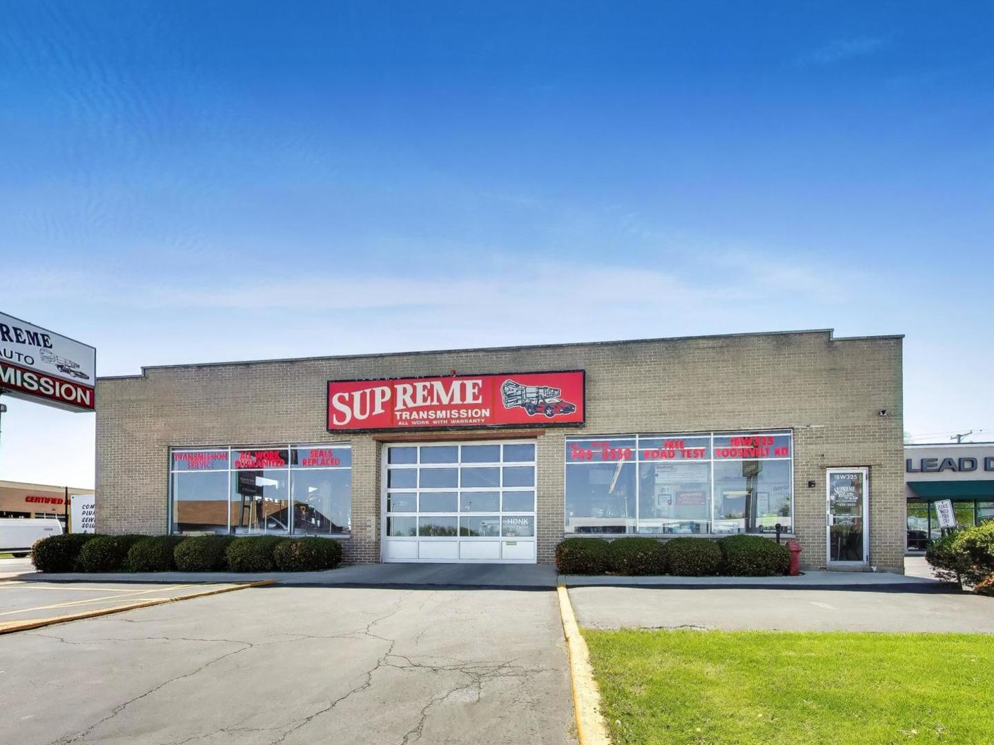 18W325 Roosevelt Road, Oakbrook Terrace, IL