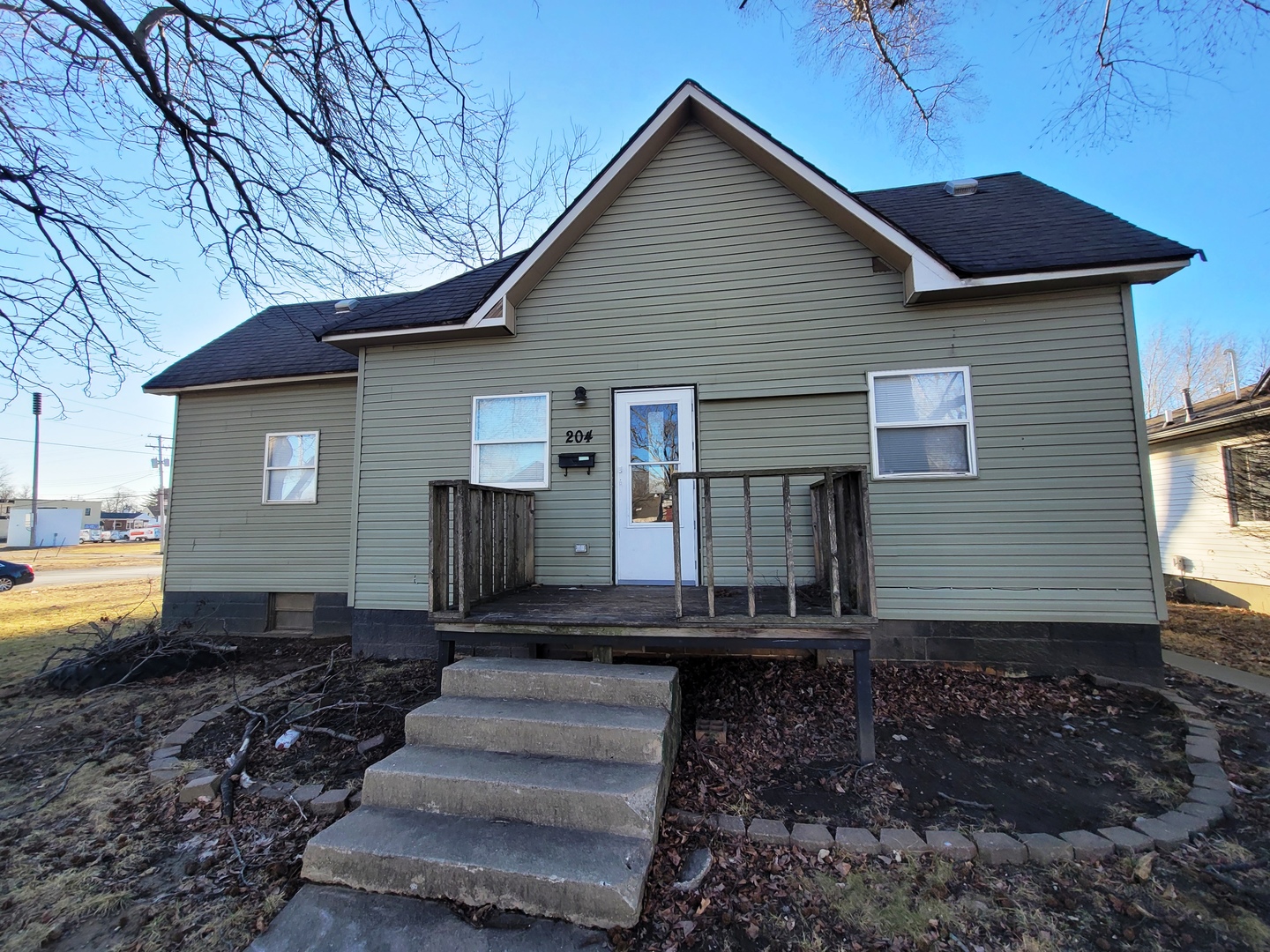 204 N Sycamore Street, Villa Grove, IL