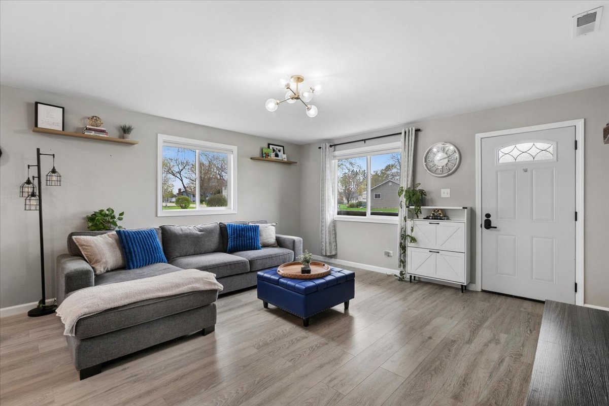 25175 W Lincoln Drive, Lake Villa, IL