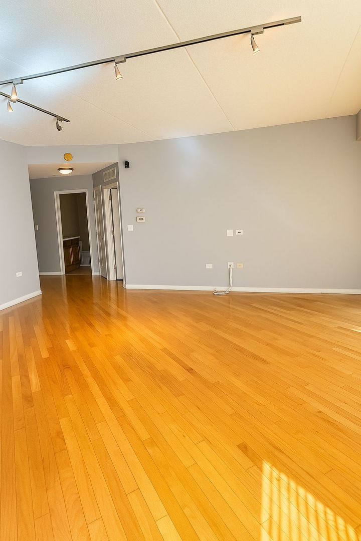 77 N Quentin Road #202, Palatine, IL