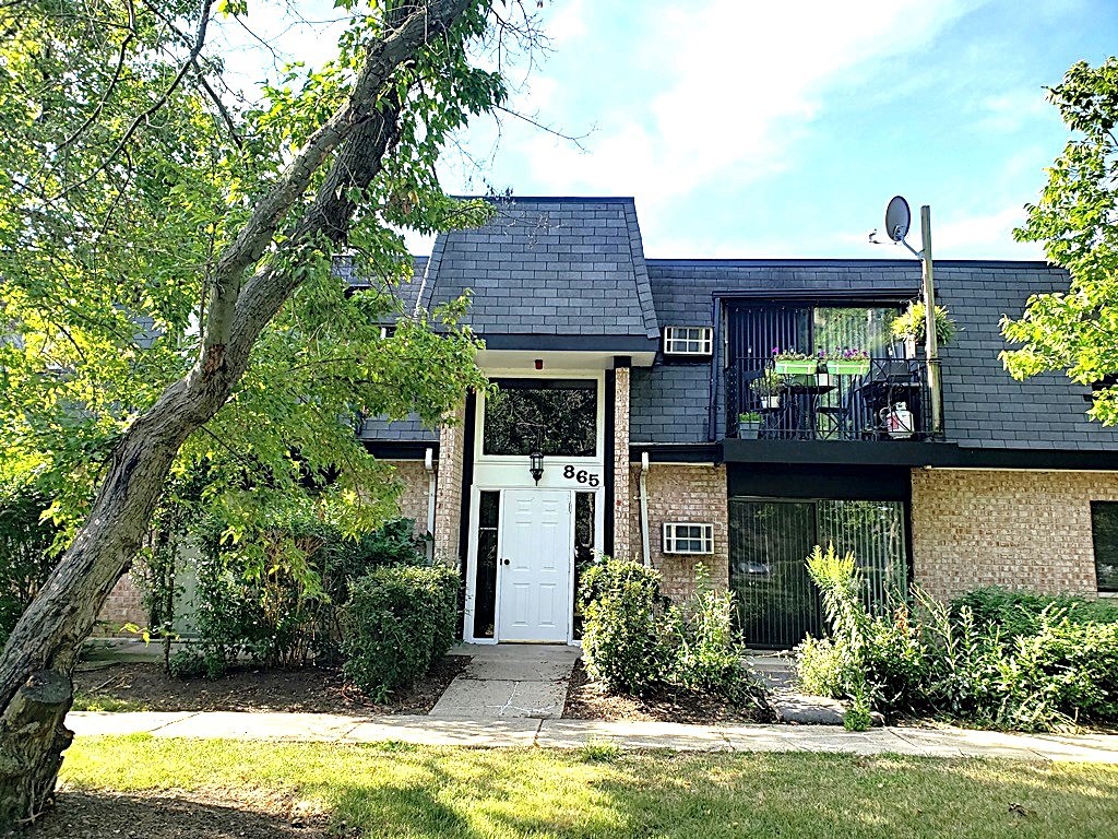 865 WESTMORELAND Drive #23, Vernon Hills, IL