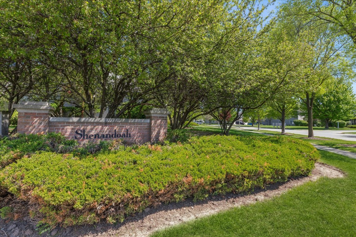 3414 Blue Ridge Drive, Carpentersville, IL