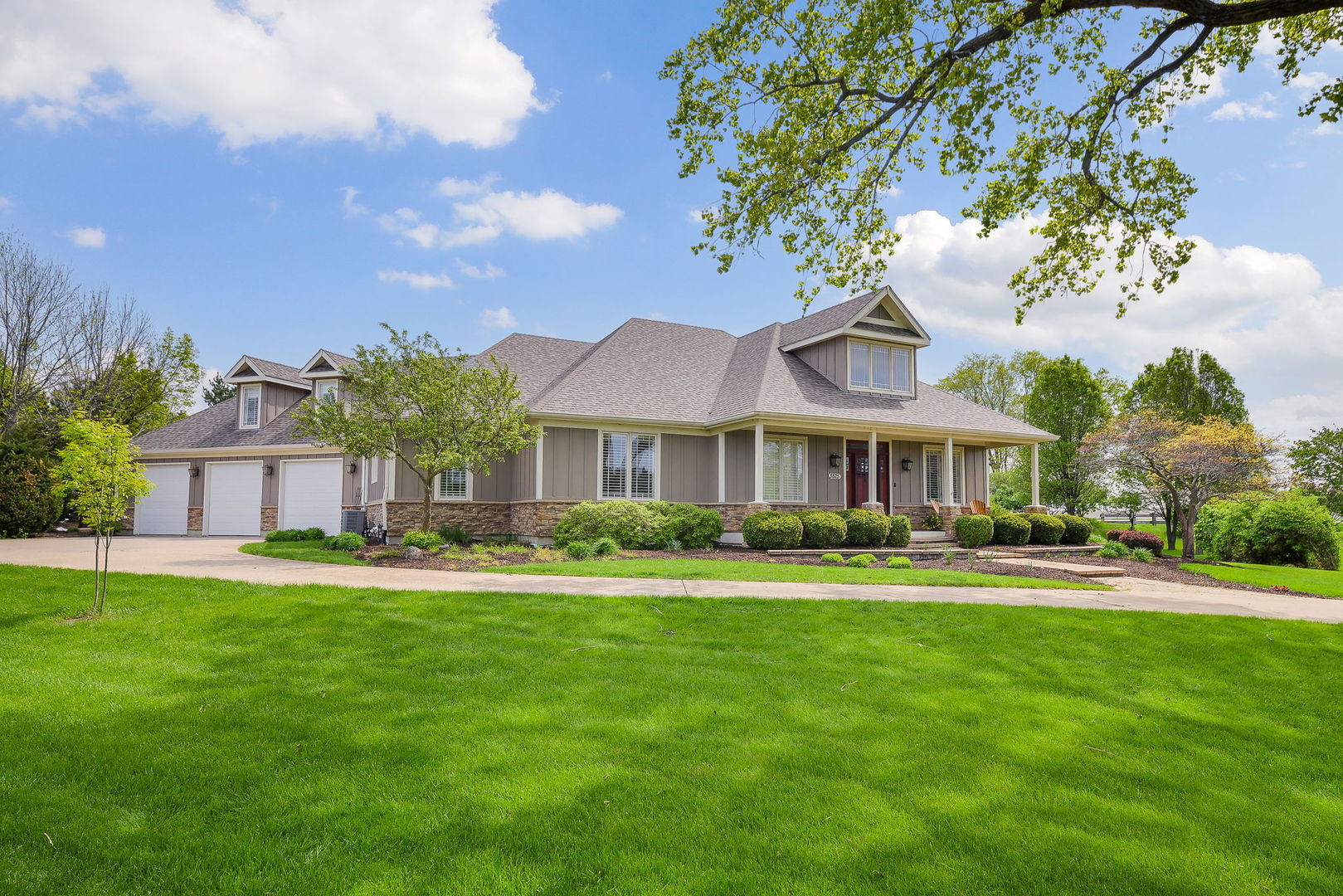5525 Bluestem Court, Oswego, IL