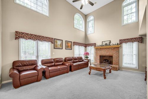 8709 Shade Tree Circle, Lakewood, IL