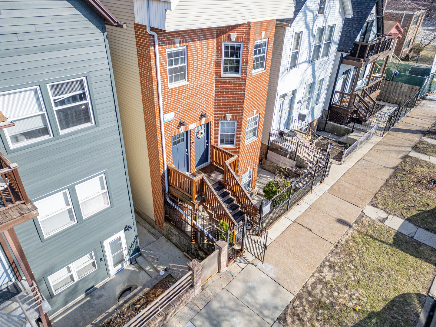 3115 N Oakley Avenue, Chicago, IL