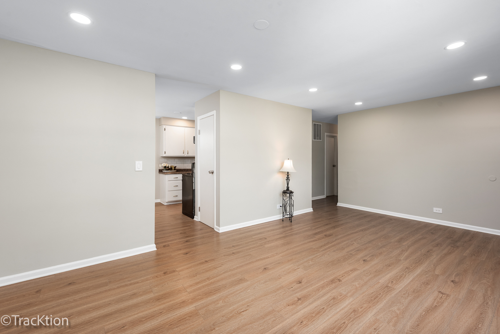 146 Mohawk Drive, Carol Stream, IL