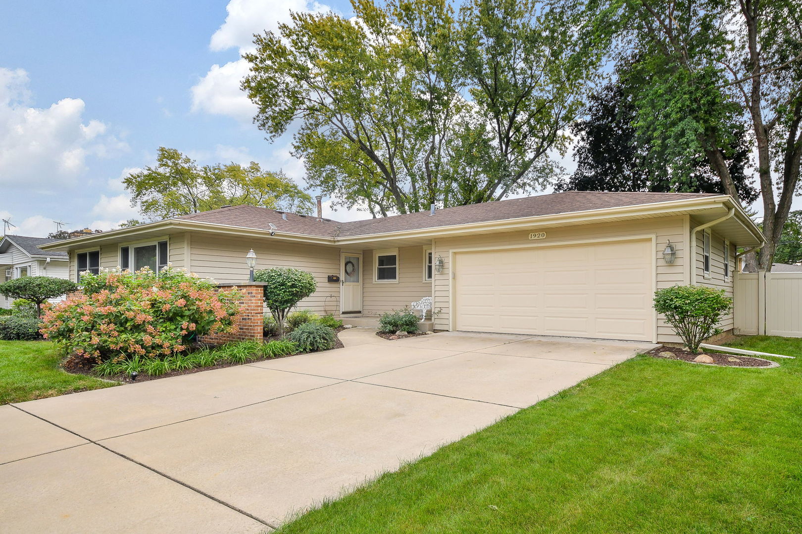 1920 Richard Street, Aurora, IL