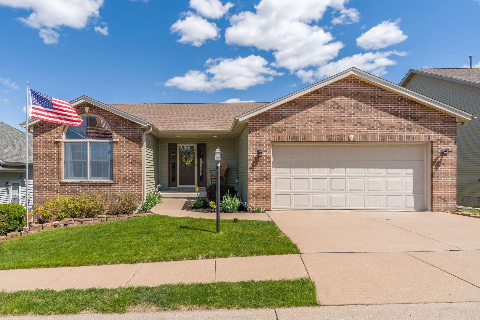 14 Hidden Valley Circle, Davenport, IA