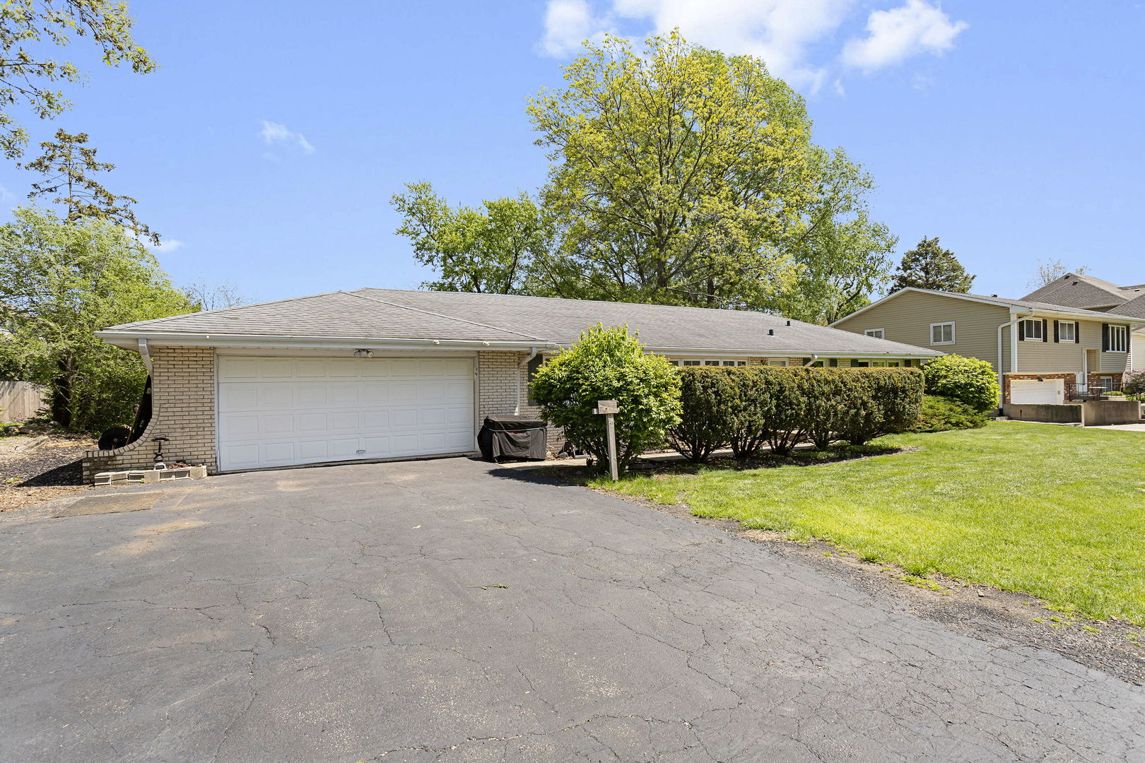 205 Oak Avenue, Westmont, IL