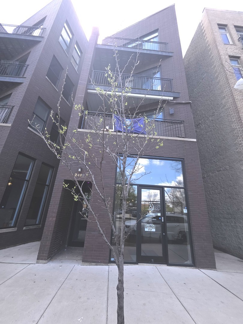 2419 W MADISON Street #3, Chicago, IL