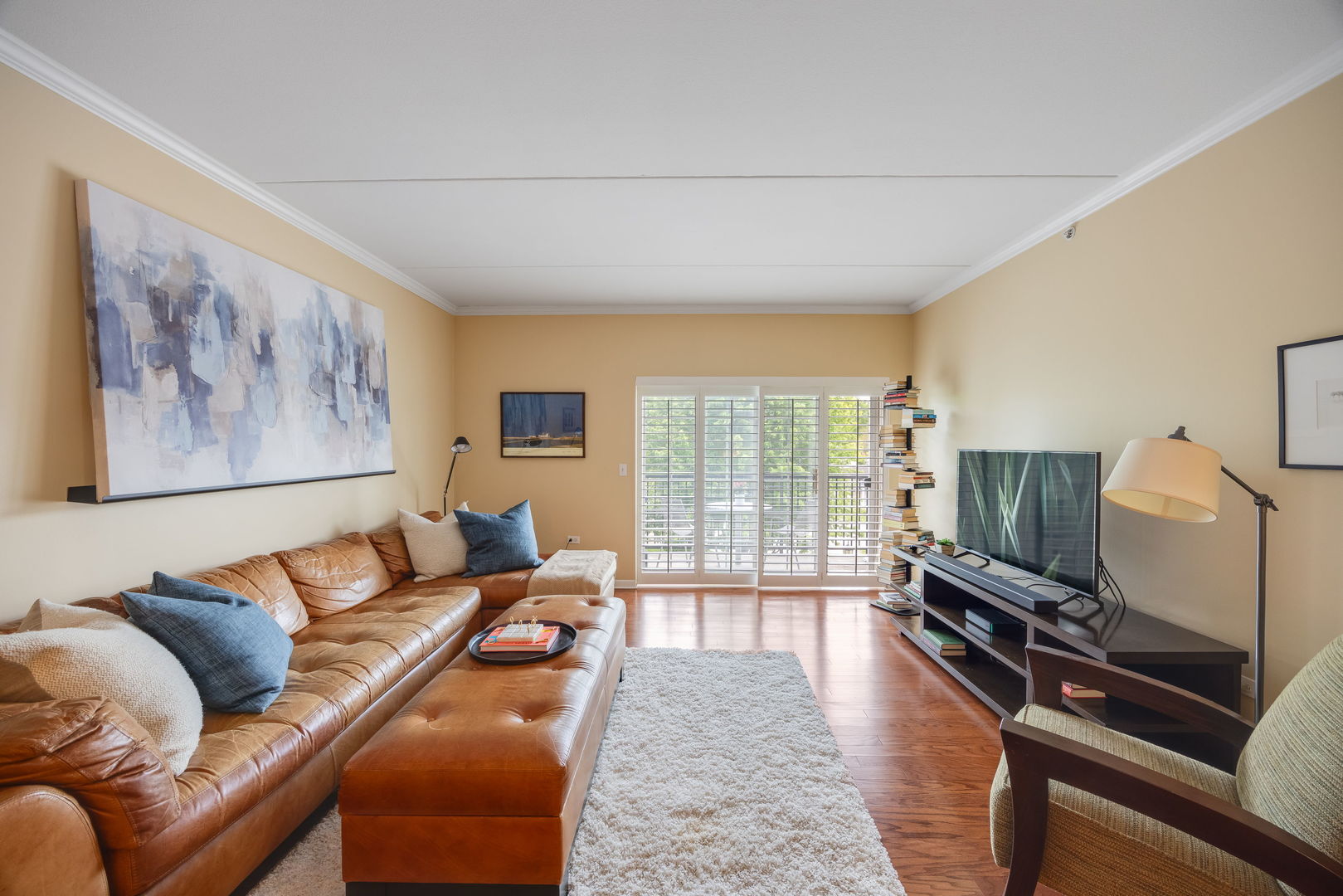 446 McDaniels Circle #302, Clarendon Hills, IL