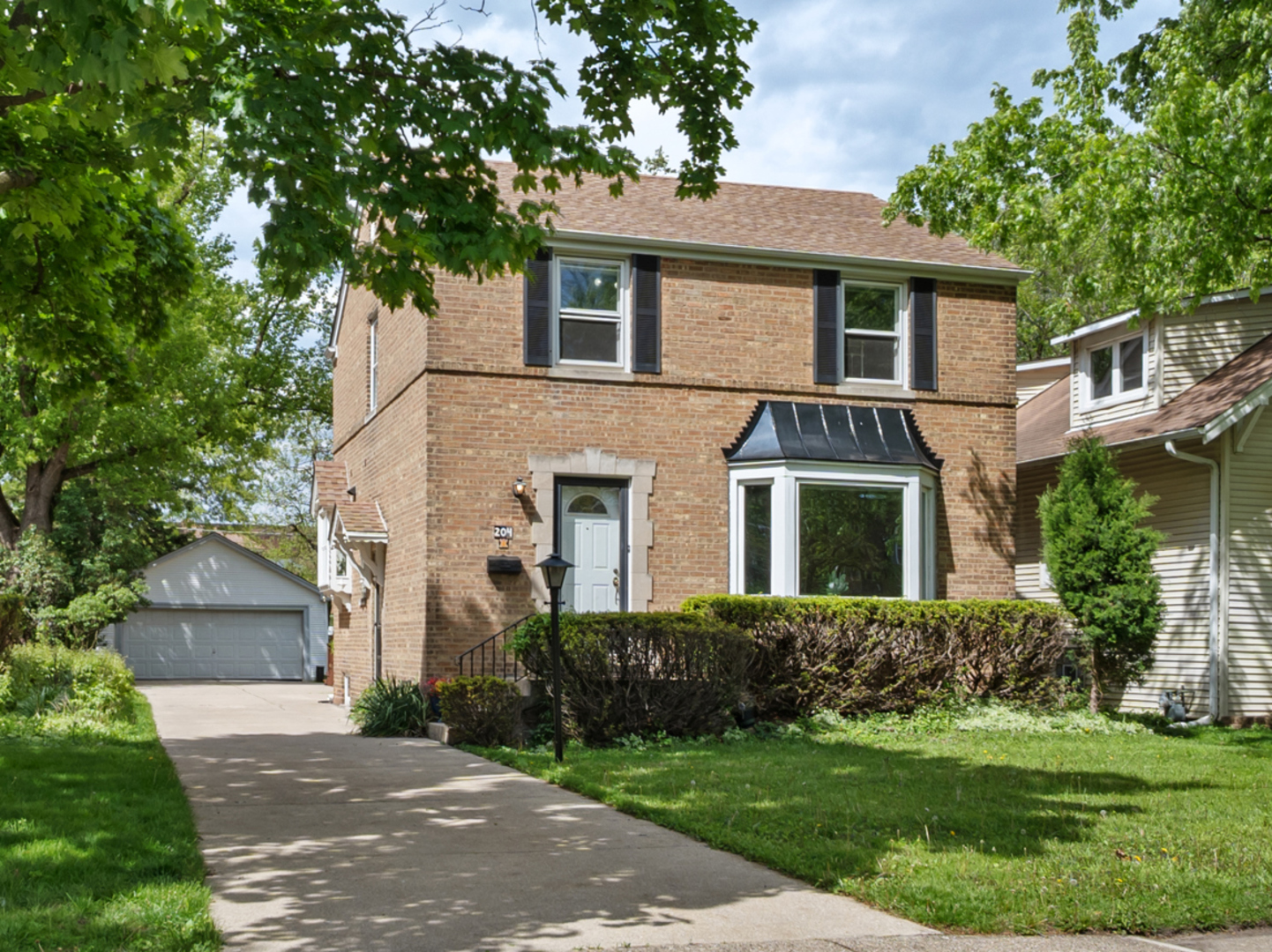 204 Parkview Road, Riverside, IL