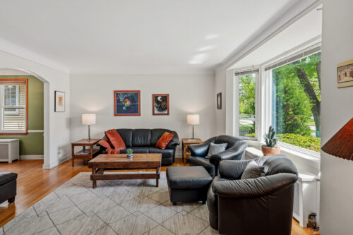 204 Parkview Road, Riverside, IL