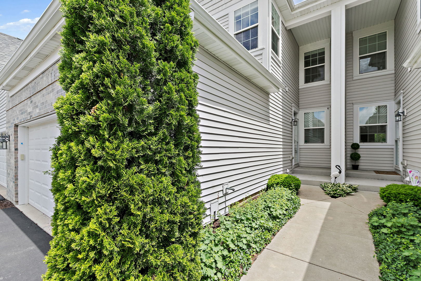 9104 FALCON GREENS Drive, Lakewood, IL