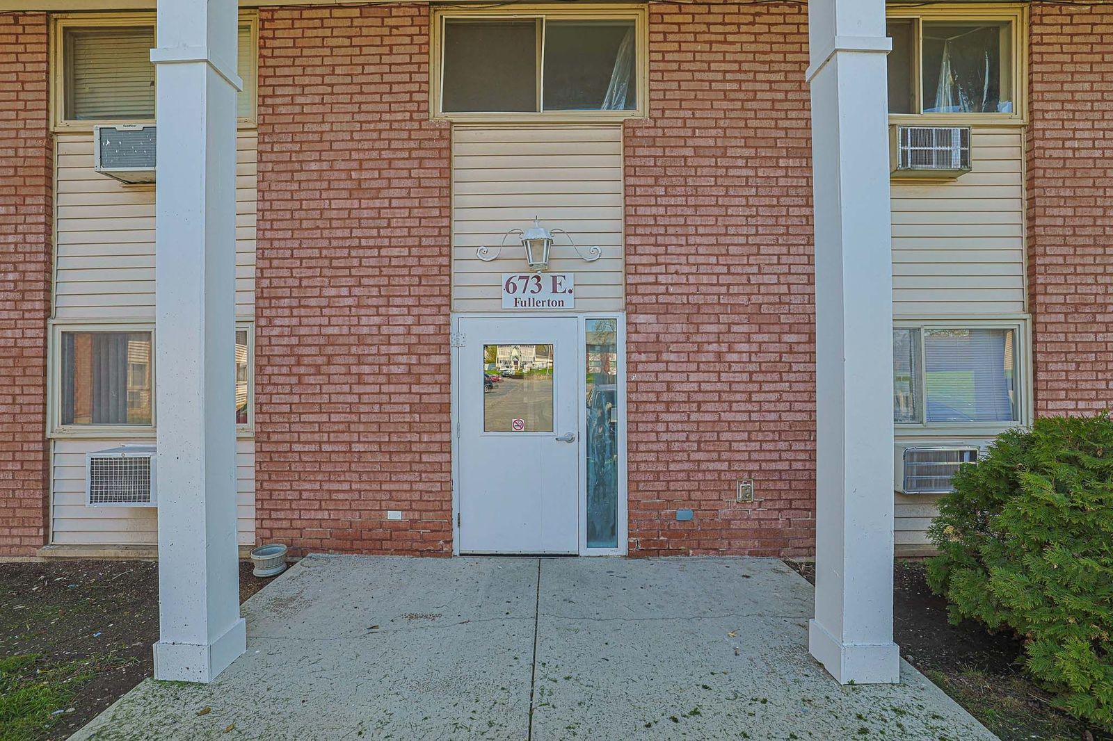 673 E Fullerton Avenue #105, Glendale Heights, IL