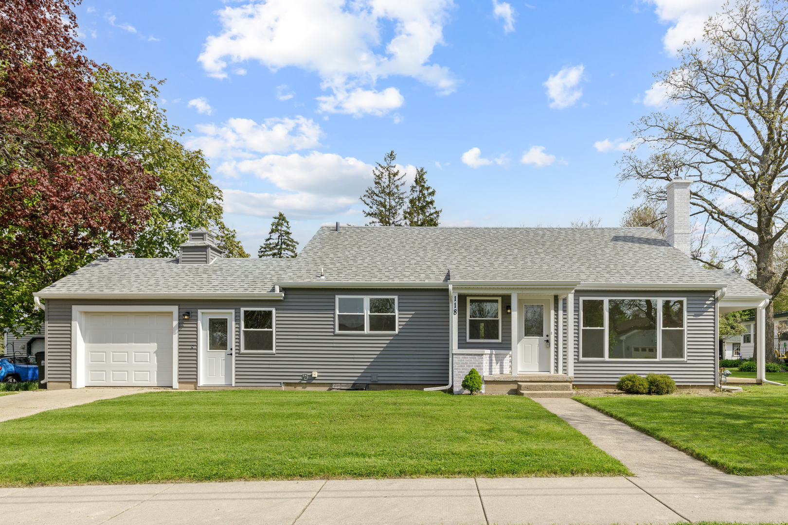 118 Edgewood Avenue, Hampshire, IL