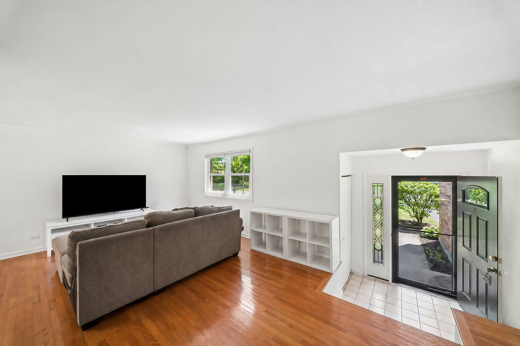 1160 Bramble Avenue, Bolingbrook, IL