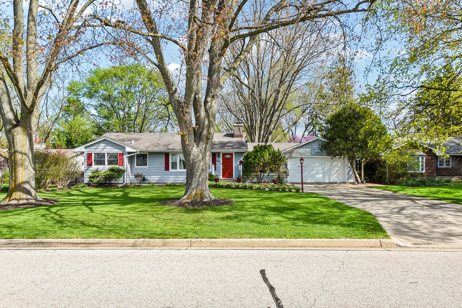 336 W Lincoln Avenue, Libertyville, IL