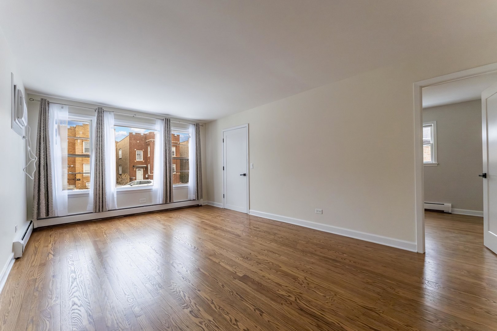 6031 W Addison Street #1, Chicago, IL