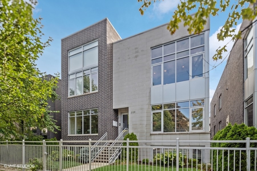 2109 N Campbell Avenue #2S, Chicago, IL