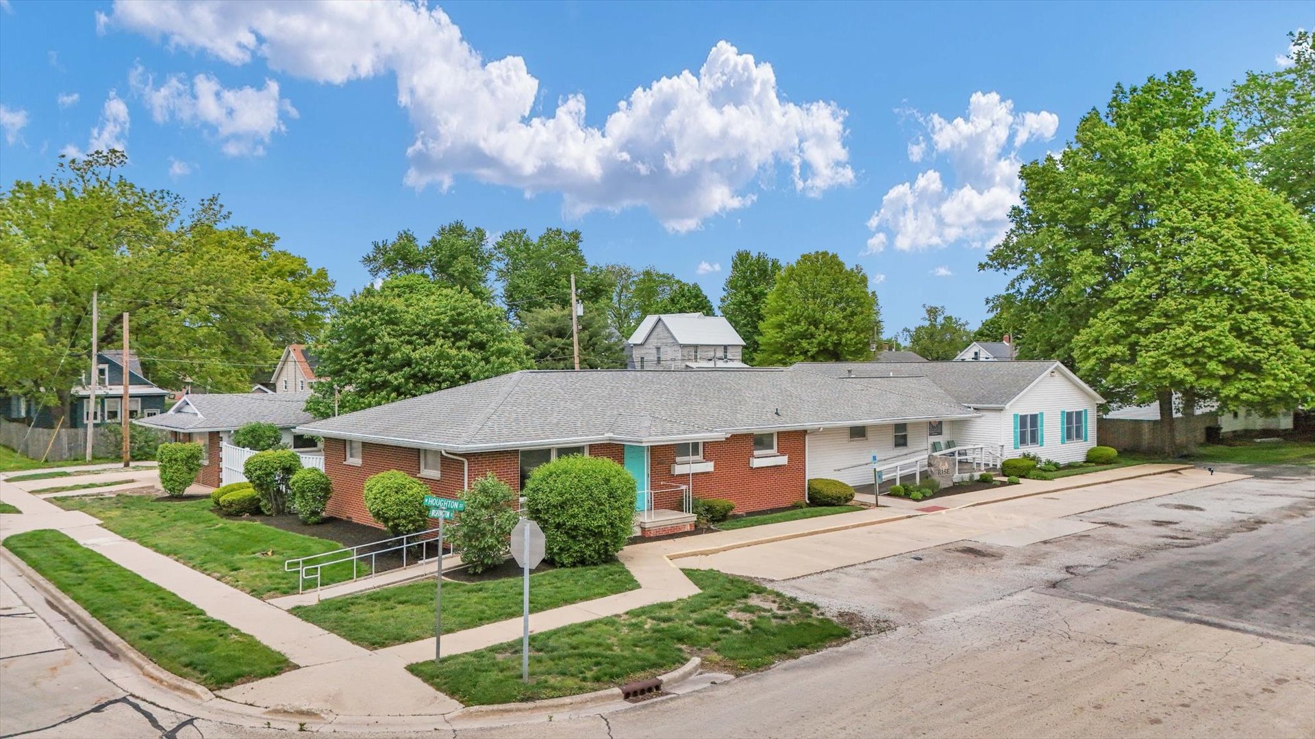 114 W Houghton Street, Tuscola, IL