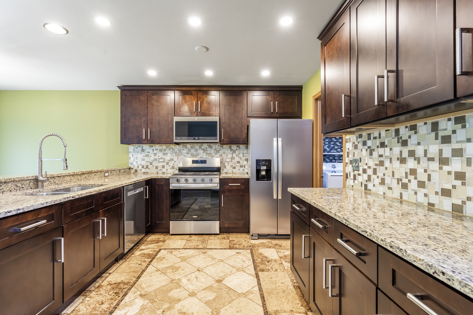 2284 Woodside Drive, Carpentersville, IL