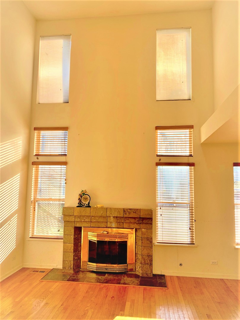 1165 Westminster Lane, Elk Grove Village, IL
