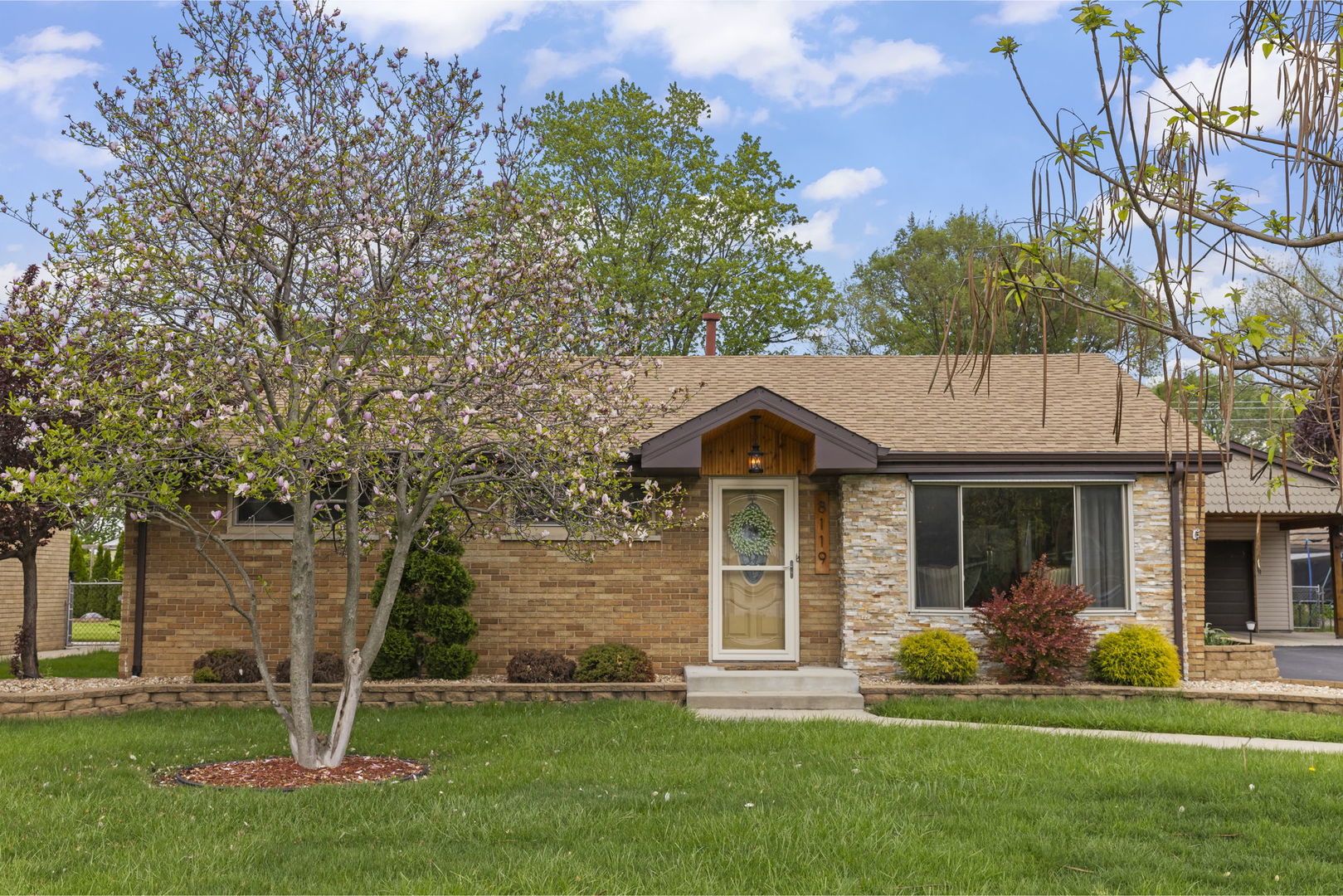 8119 S 83rd Court, Justice, IL