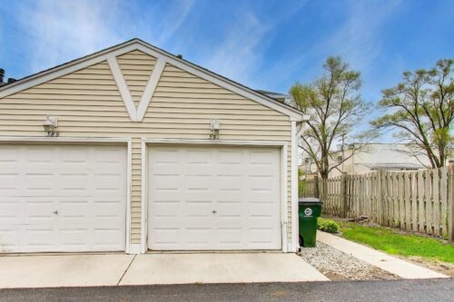 391 Meadow Green Lane, Round Lake Beach, IL