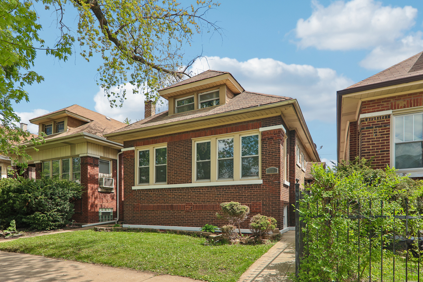 7533 S Green Street, Chicago, IL