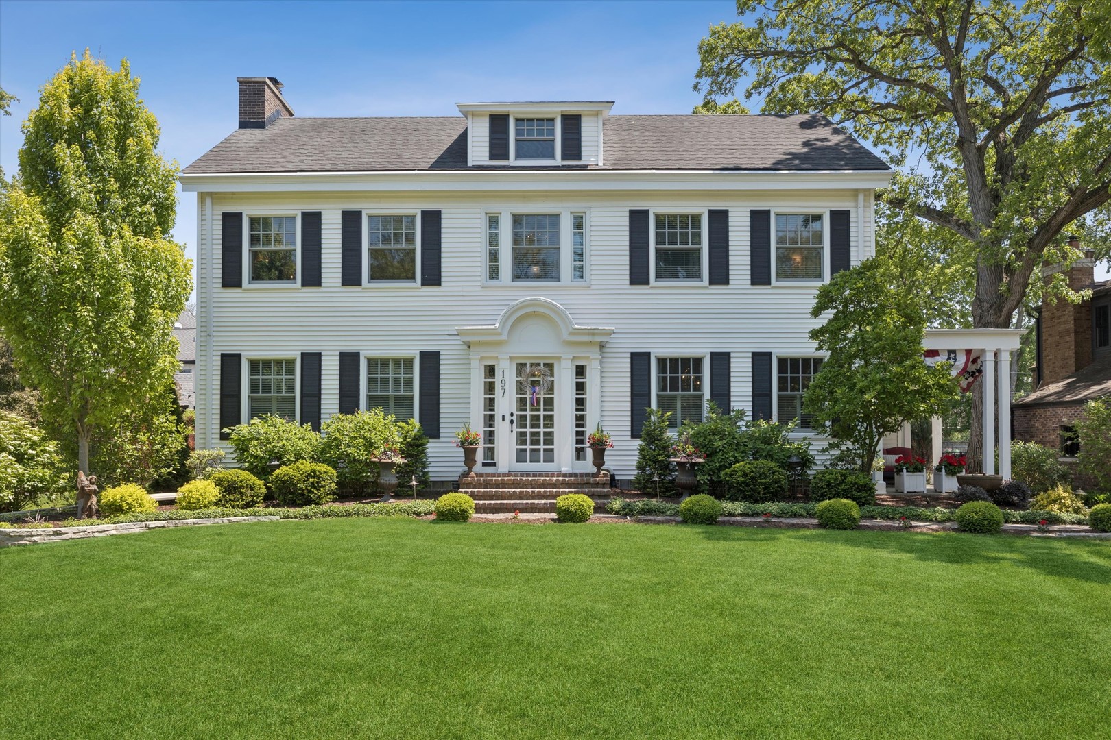 197 Woodside Road, Riverside, IL