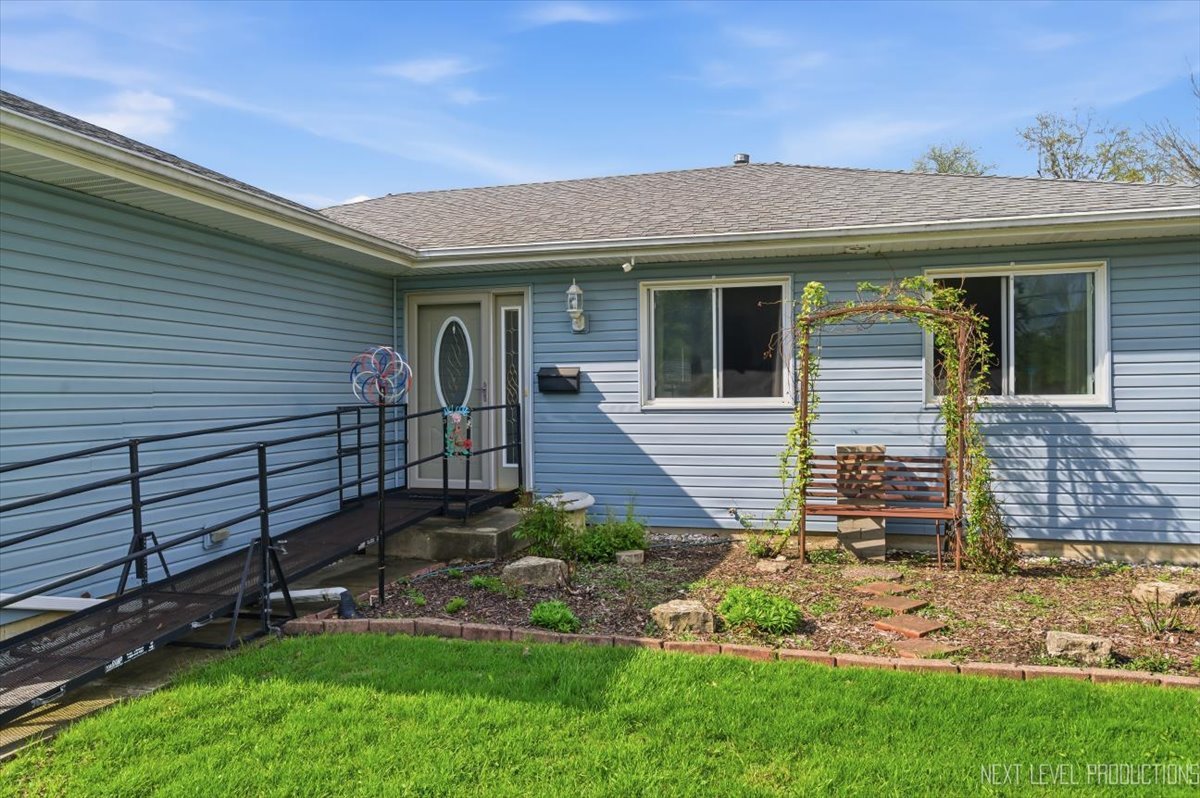1721 W Galena Boulevard, Aurora, IL