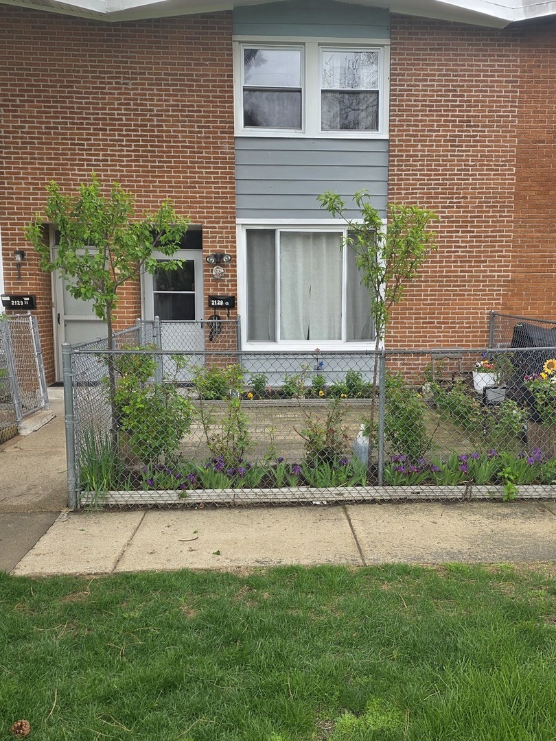 2129 Ash Street #G, Des Plaines, IL