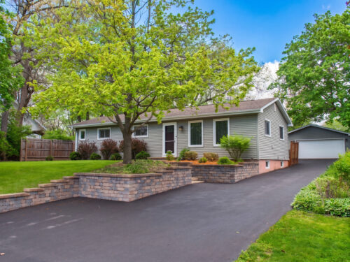 6N051 Oakwood Drive, St. Charles, IL