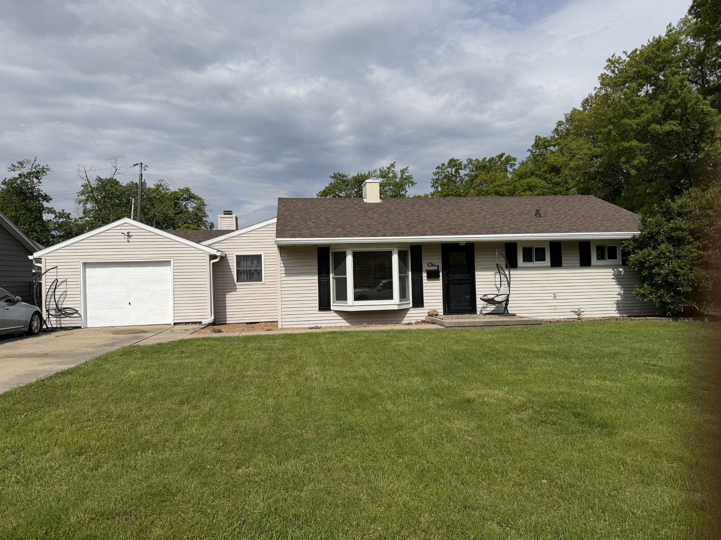 1 Cottonwood Street, Bloomington, IL