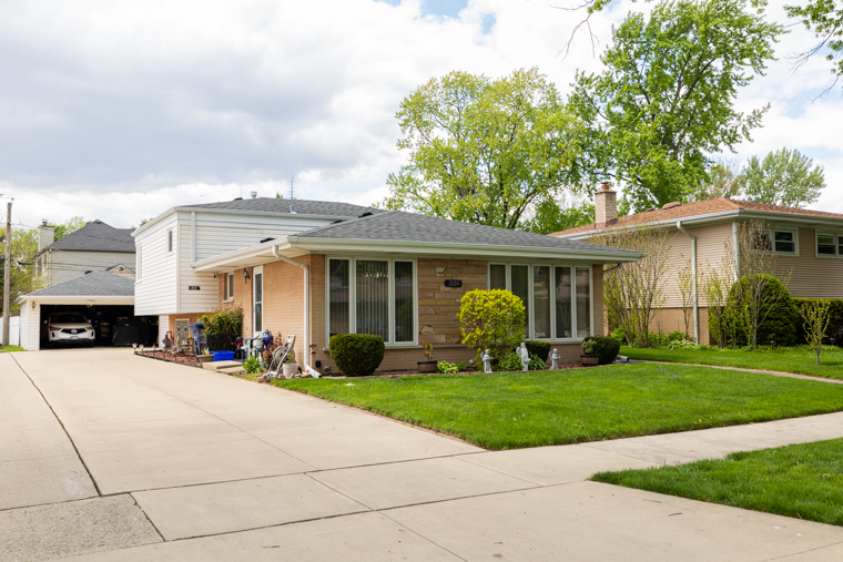 2124 Westview Drive, Des Plaines, IL