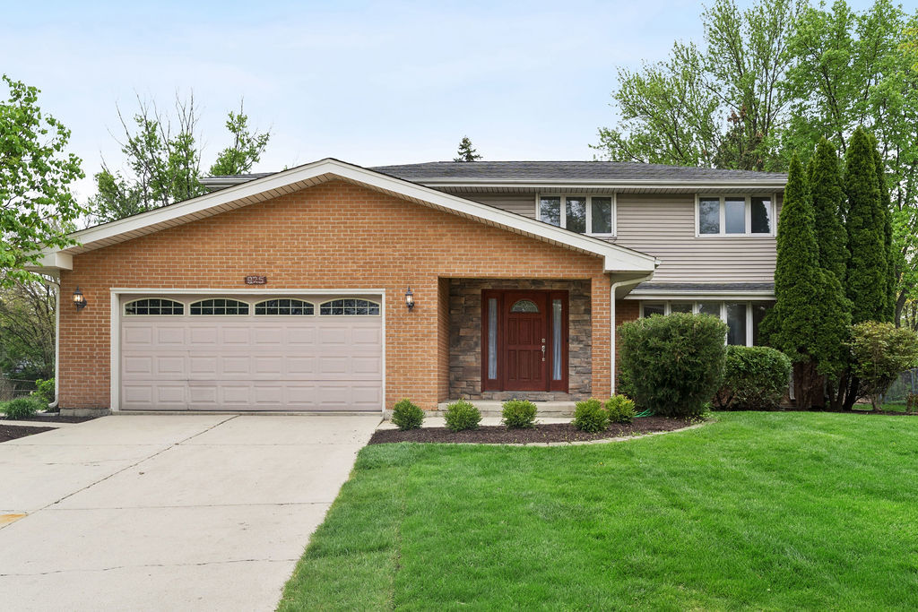 925 Lancaster Avenue, Downers Grove, IL